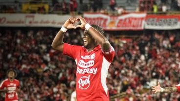 Hugo Rodallega marcó triplete en el triunfo de Santa Fe. 