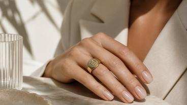 Uñas old money