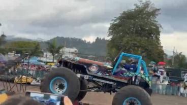 Video: Camioneta Monster Truck pierde control en Popayán y deja 15 heridos