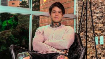 Yeferson Cossio le regaló camioneta a su mamá
