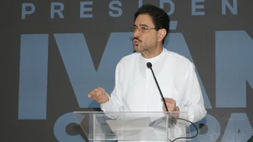 Cepeda denunciará a De la Espriella por presunta corrupción en salud