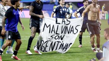 Reino Unido pide a la FIFA investigar a Argentina por pancarta sobre las Malvinas
