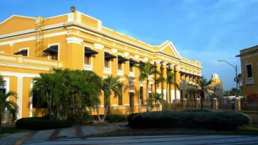 El edificio abandonado de Barranquilla que podría ser sede alterna de Gobierno