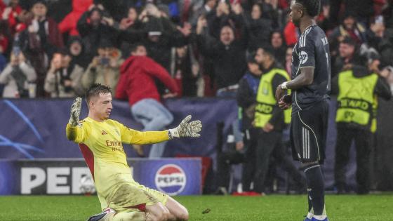 Benfica's goalkeeper Anatoliy Trubin (L) celebrates scoring the 4-2 goal during the UEFA Champions League soccer match between SL Benfica and Real Madrid, in Lisbon, Portugal, 28 January 2026.
