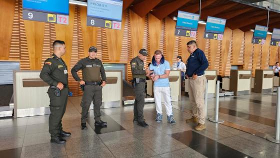 Migración expulsa nuevamente a ciudadano ruso que ingresó al país. 