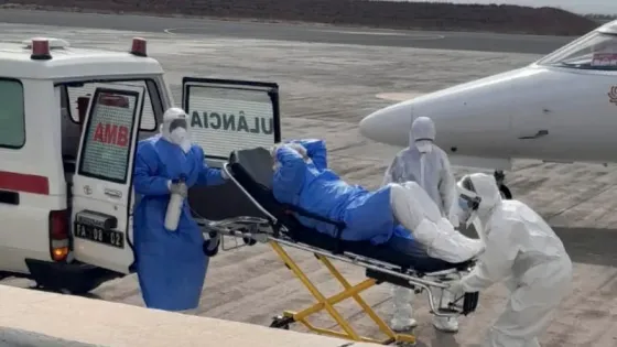 Fotografía publicada en la red social X por el director General de la Organización Mundial de la Salud (OMS), Tedros Adhanom, de la evacuación de tres pacientes sospechosos de casos de hantavirus del barco para recibir atención médica en los Países Bajos en coordinación con el operador del barco y las autoridades nacionales de Cabo Verde, el Reino Unido, España y los Países Bajos. 
