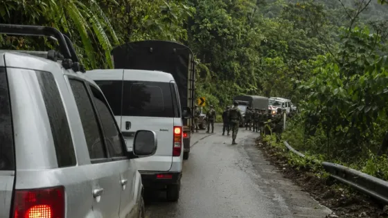 Al menos 39 personas fueron secuestradas en vía de Chocó; Ejército señala al ELN