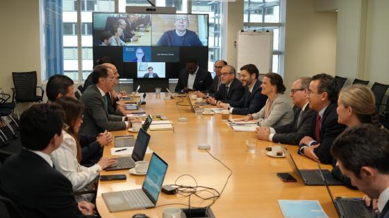 Gobierno electo de Colombia y Banco Mundial definen hoja de ruta económica.