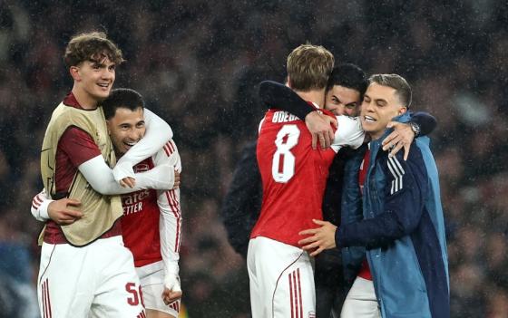 Arsenal busca su primer título de Champions. 
