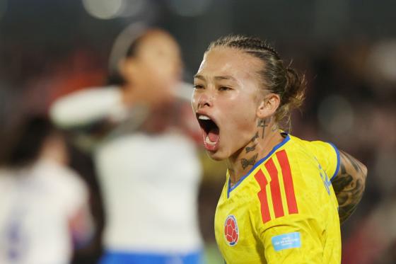 Ana María Guzmán marcó dos goles ante Paraguay y fue figura. 