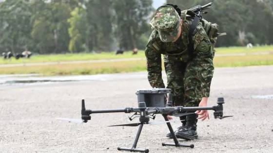 primera mujer suboficial operadora de drones